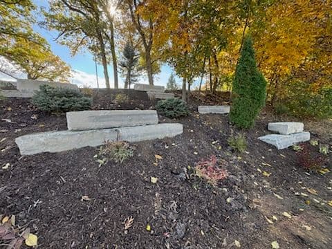 Gallery photos for Natural Stone Retaining Walls in West Des Moines: Image #1